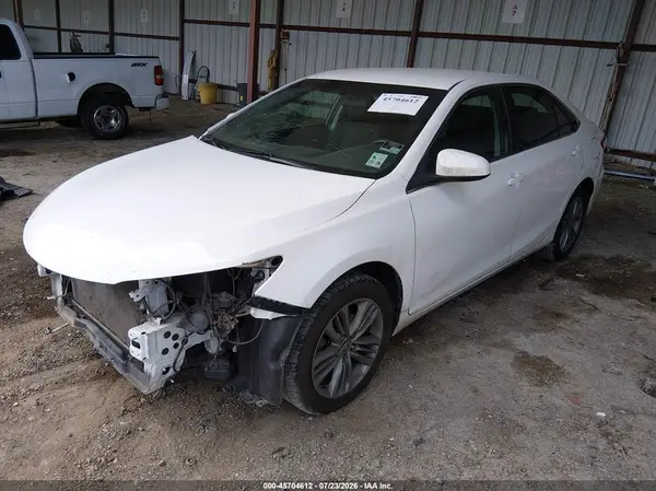4T1BF1FK0HU391432 2017 TOYOTA CAMRY - Image 2