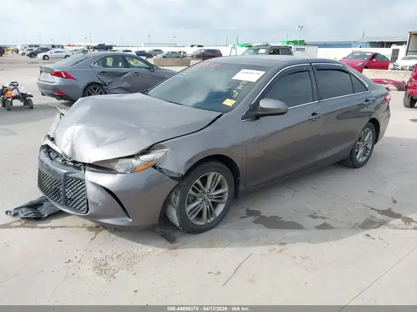 4T1BF1FK0HU391589 2017 TOYOTA CAMRY - Image 2