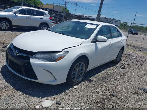 4T1BF1FK0HU392659 2017 TOYOTA CAMRY - Image 2