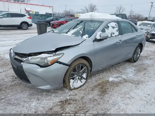 4T1BF1FK0HU392869 2017 TOYOTA CAMRY - Image 2