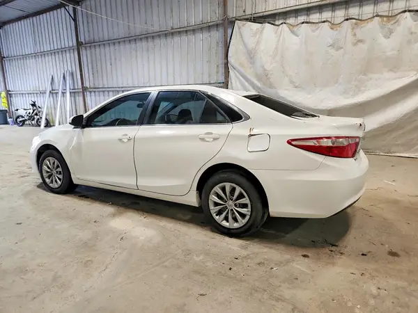 4T1BF1FK0HU393102 2017 TOYOTA CAMRY - Image 2