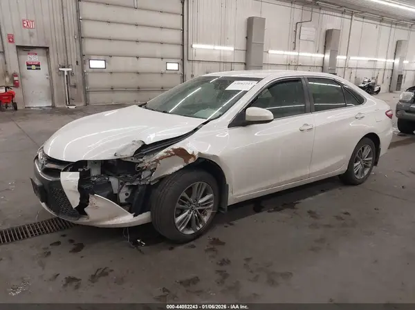 4T1BF1FK0HU395416 2017 TOYOTA CAMRY - Image 2