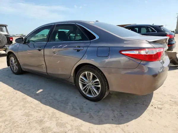 4T1BF1FK0HU395593 2017 TOYOTA CAMRY - Image 2