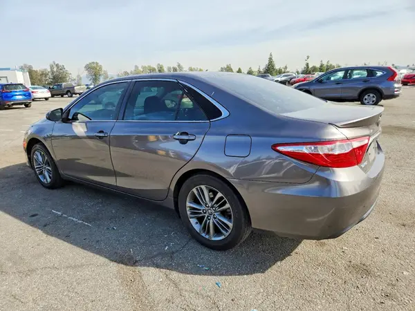 4T1BF1FK0HU396386 2017 TOYOTA CAMRY - Image 2