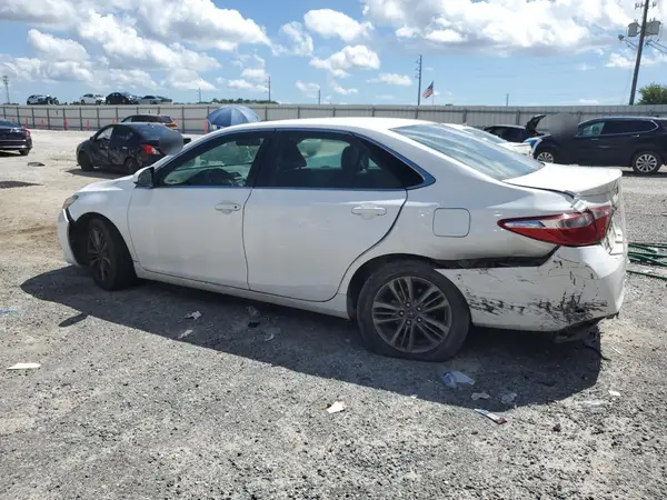 4T1BF1FK0HU396677 2017 TOYOTA CAMRY - Image 2