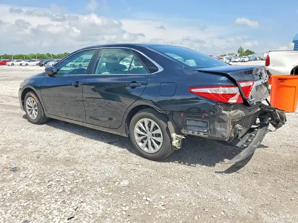 4T1BF1FK0HU396680 2017 TOYOTA CAMRY - Image 2