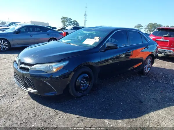 4T1BF1FK0HU397263 2017 TOYOTA CAMRY - Image 2