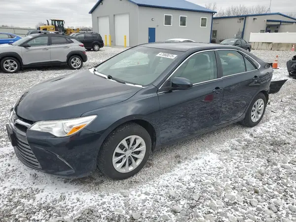 4T1BF1FK0HU398011 2017 TOYOTA CAMRY - Image 1