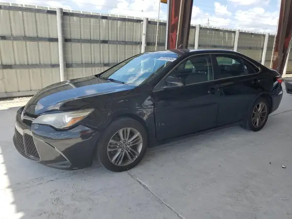 4T1BF1FK0HU398672 2017 TOYOTA CAMRY - Image 1
