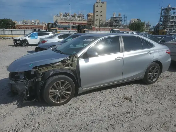 4T1BF1FK0HU398901 2017 TOYOTA CAMRY - Image 1