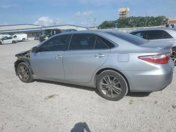 4T1BF1FK0HU398901 2017 TOYOTA CAMRY - Image 2
