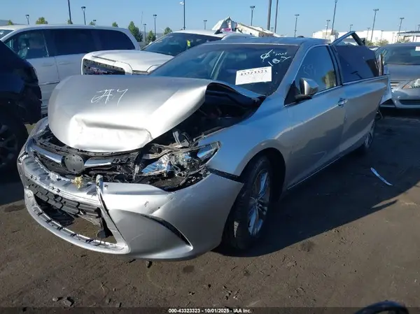 4T1BF1FK0HU401361 2017 TOYOTA CAMRY - Image 2