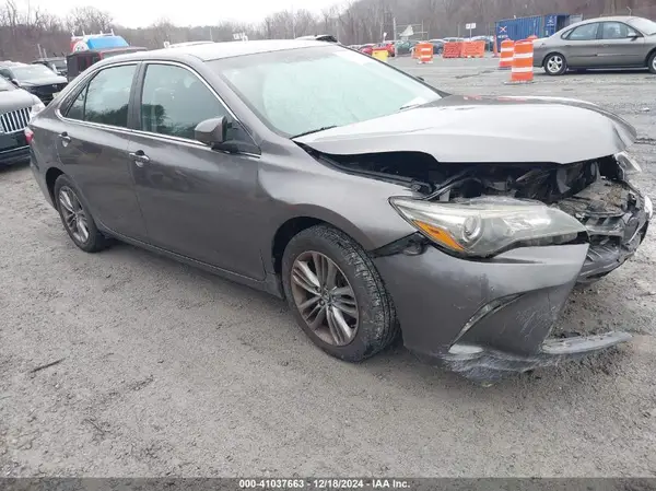 4T1BF1FK0HU402350 2017 TOYOTA CAMRY - Image 1