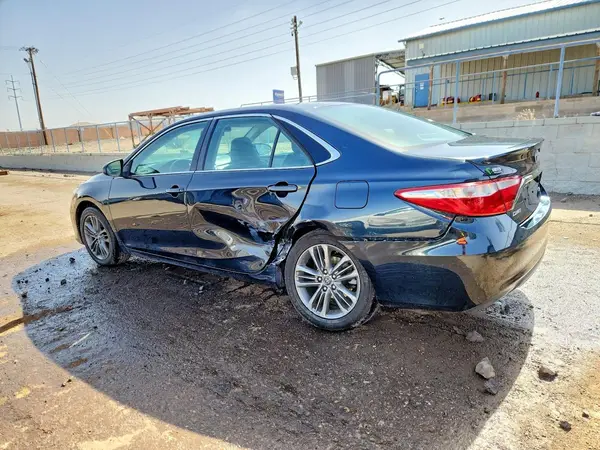 4T1BF1FK0HU403093 2017 TOYOTA CAMRY - Image 2