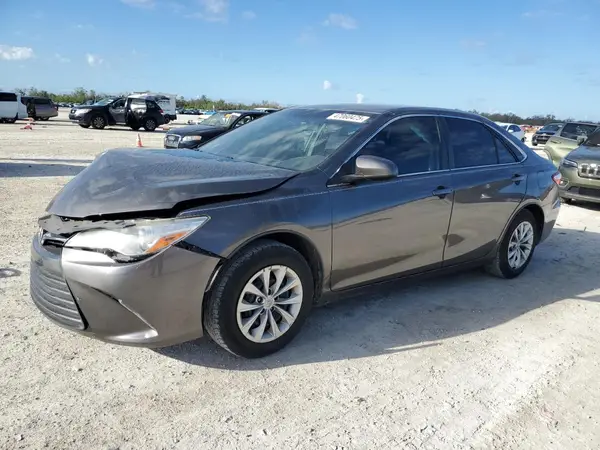4T1BF1FK0HU406172 2017 TOYOTA CAMRY - Image 1