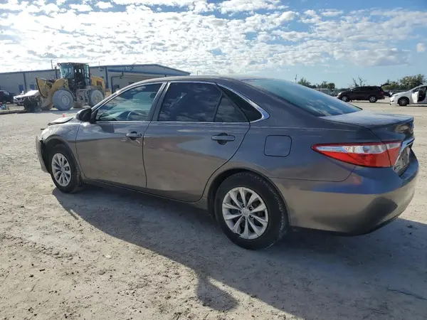 4T1BF1FK0HU406172 2017 TOYOTA CAMRY - Image 2