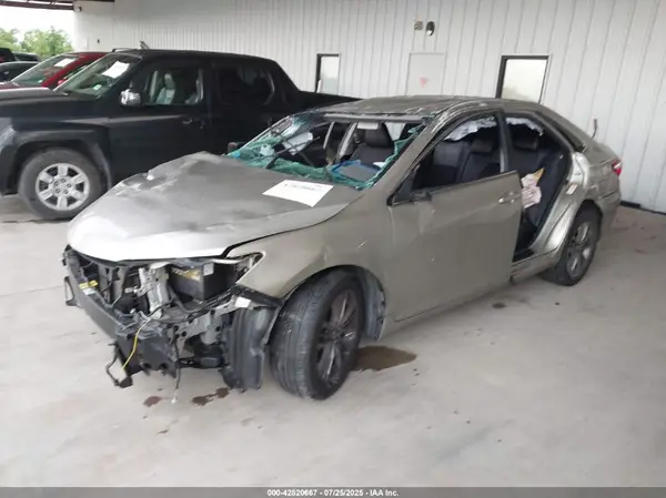 4T1BF1FK0HU407709 2017 TOYOTA CAMRY - Image 2