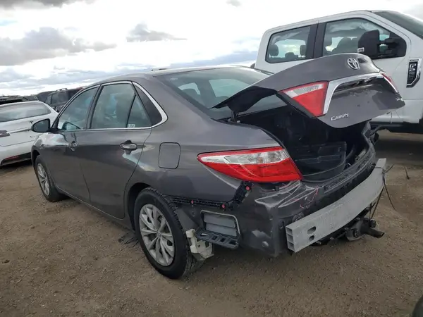 4T1BF1FK0HU409329 2017 TOYOTA CAMRY - Image 2