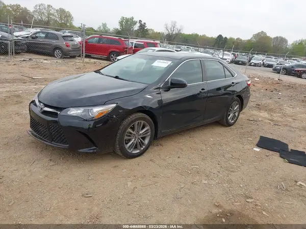 4T1BF1FK0HU409377 2017 TOYOTA CAMRY - Image 2