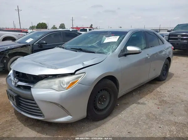 4T1BF1FK0HU410707 2017 TOYOTA CAMRY - Image 2