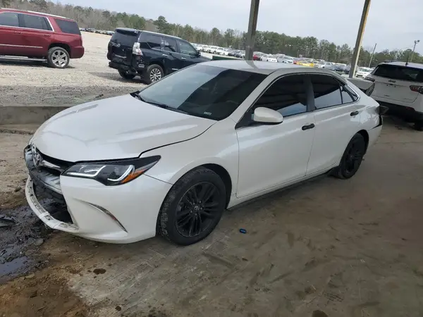 4T1BF1FK0HU410738 2017 TOYOTA CAMRY - Image 1