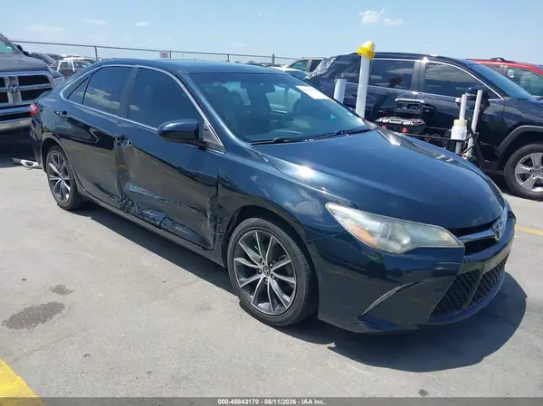 4T1BF1FK0HU411968 2017 TOYOTA CAMRY - Image 1