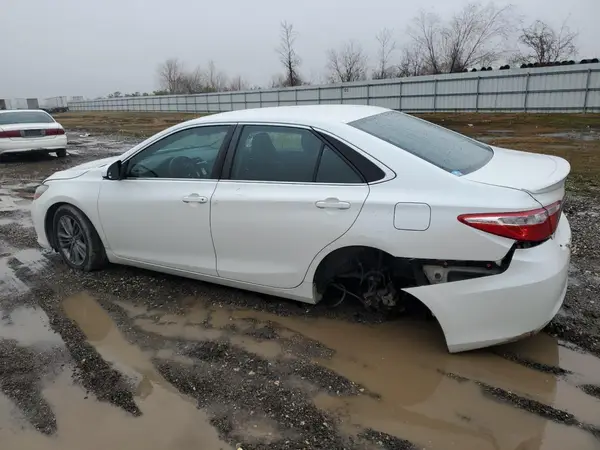 4T1BF1FK0HU412019 2017 TOYOTA CAMRY - Image 2