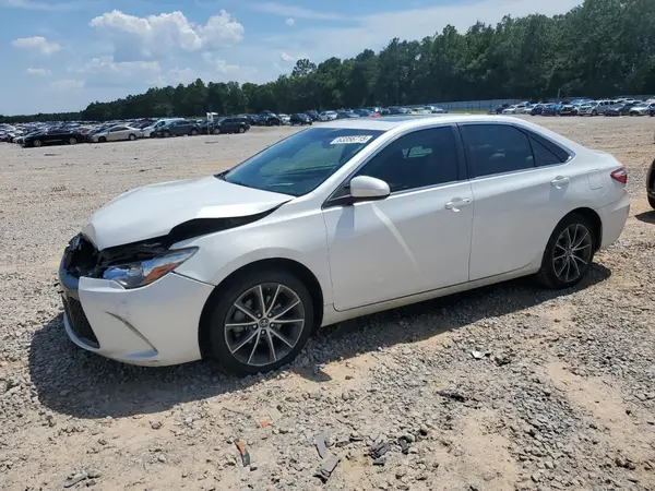 4T1BF1FK0HU413333 2017 TOYOTA CAMRY - Image 1
