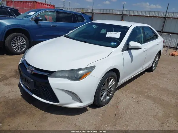 4T1BF1FK0HU413736 2017 TOYOTA CAMRY - Image 2