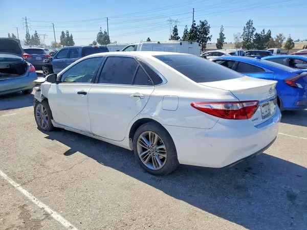 4T1BF1FK0HU415115 2017 TOYOTA CAMRY - Image 2
