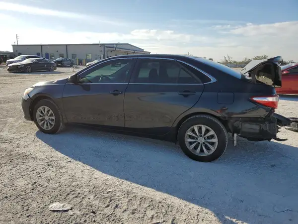 4T1BF1FK0HU417009 2017 TOYOTA CAMRY - Image 2