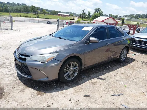 4T1BF1FK0HU420363 2017 TOYOTA CAMRY - Image 2