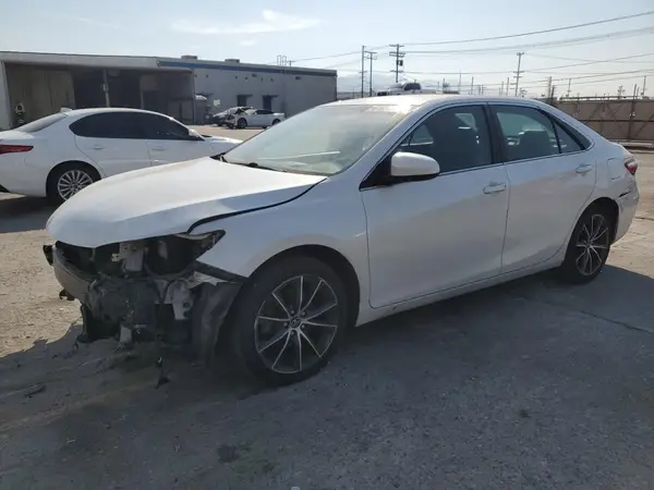 4T1BF1FK0HU420671 2017 TOYOTA CAMRY - Image 1