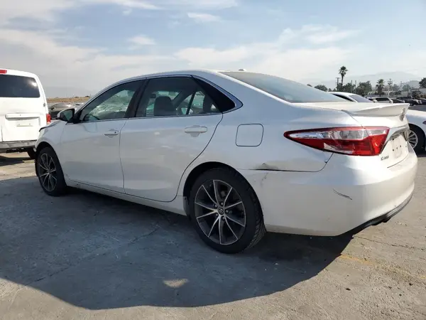 4T1BF1FK0HU420671 2017 TOYOTA CAMRY - Image 2