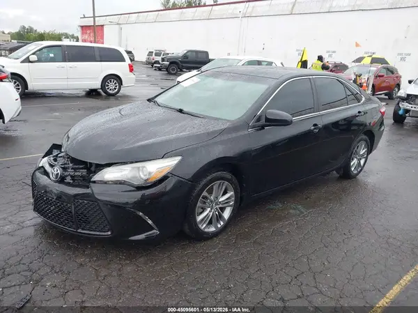 4T1BF1FK0HU421142 2017 TOYOTA CAMRY - Image 2