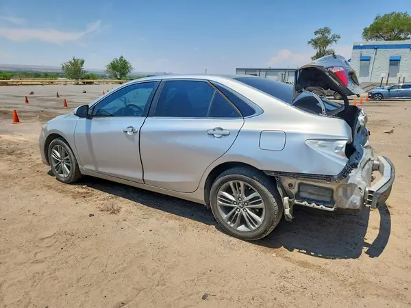 4T1BF1FK0HU421738 2017 TOYOTA CAMRY - Image 2