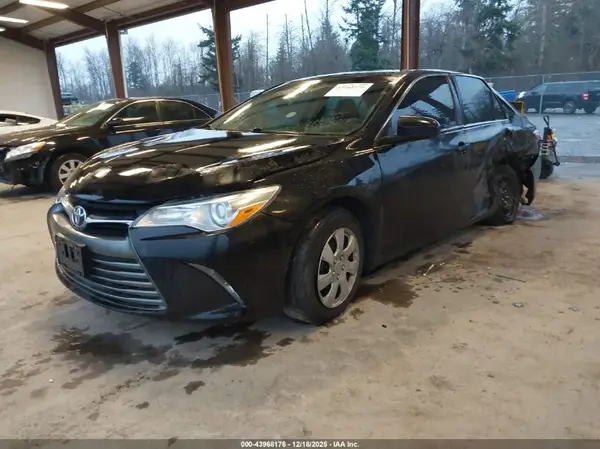 4T1BF1FK0HU423554 2017 TOYOTA CAMRY - Image 2