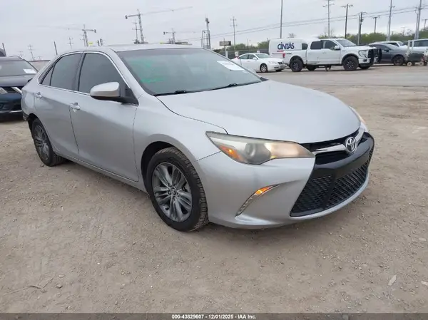 4T1BF1FK0HU425322 2017 TOYOTA CAMRY - Image 1