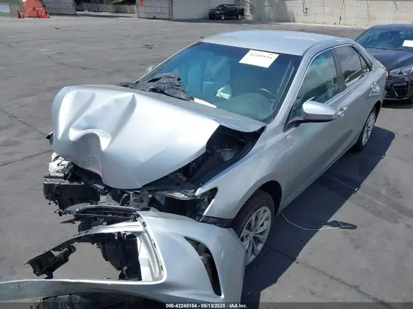 4T1BF1FK0HU427071 2017 TOYOTA CAMRY - Image 2