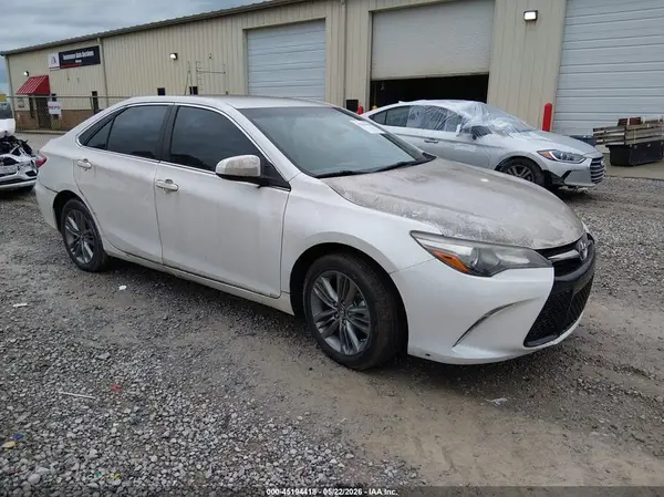 4T1BF1FK0HU428253 2017 TOYOTA CAMRY - Image 1
