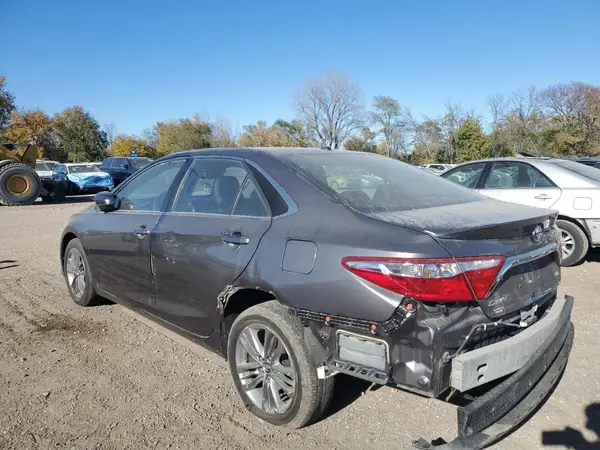 4T1BF1FK0HU431363 2017 TOYOTA CAMRY - Image 2