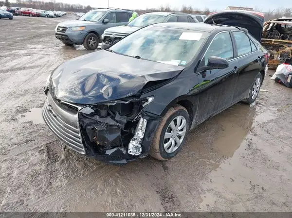 4T1BF1FK0HU431685 2017 TOYOTA CAMRY - Image 2