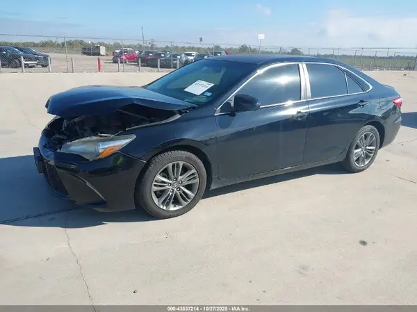 4T1BF1FK0HU435610 2017 TOYOTA CAMRY - Image 2