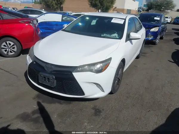 4T1BF1FK0HU436112 2017 TOYOTA CAMRY - Image 2