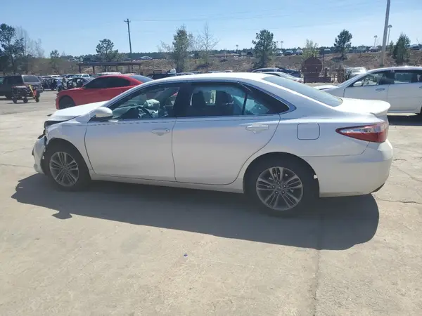 4T1BF1FK0HU438958 2017 TOYOTA CAMRY - Image 2