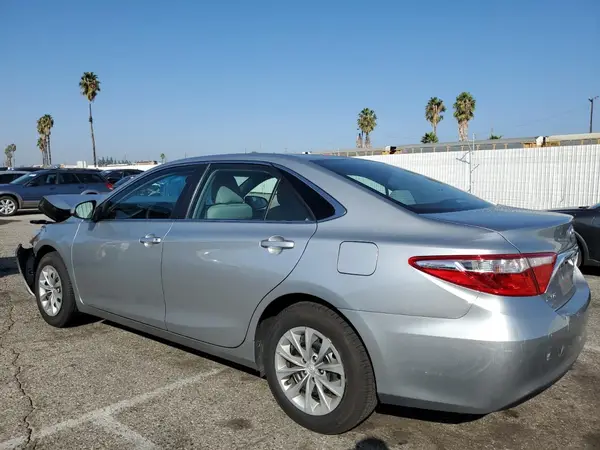 4T1BF1FK0HU444565 2017 TOYOTA CAMRY - Image 2