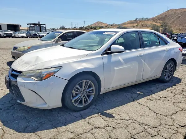 4T1BF1FK0HU450222 2017 TOYOTA CAMRY - Image 1