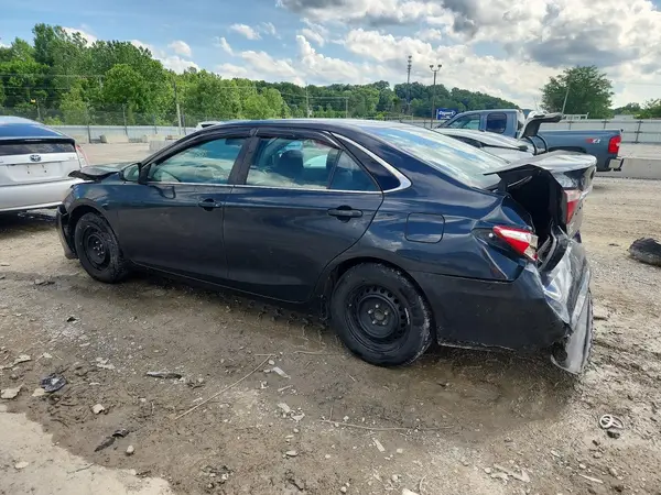 4T1BF1FK0HU450365 2017 TOYOTA CAMRY - Image 2
