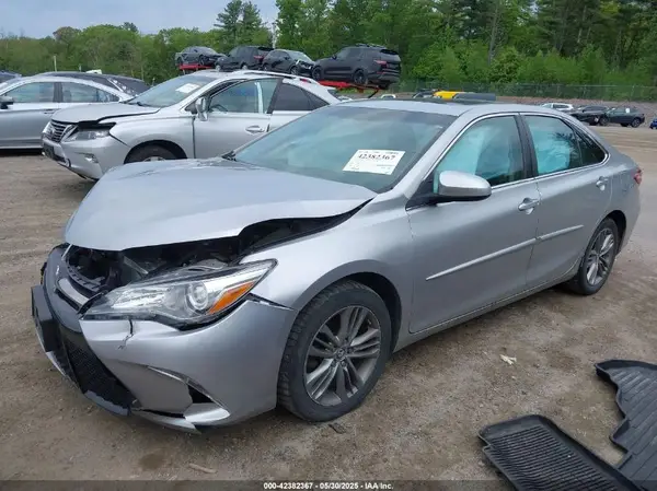4T1BF1FK0HU450799 2017 TOYOTA CAMRY - Image 2