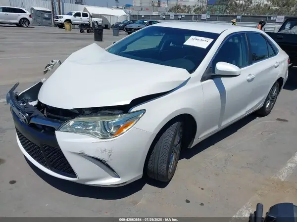 4T1BF1FK0HU450883 2017 TOYOTA CAMRY - Image 2